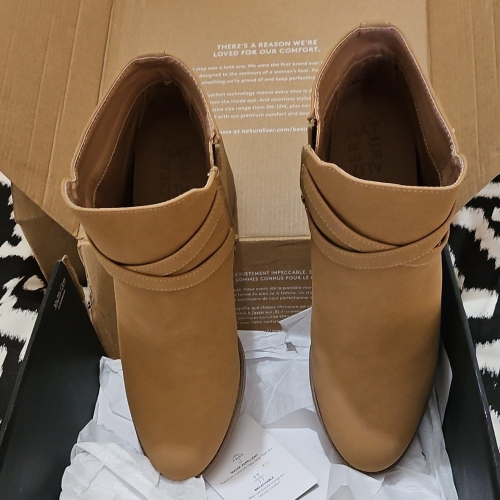 Naturalizer Tan Ankle Boots